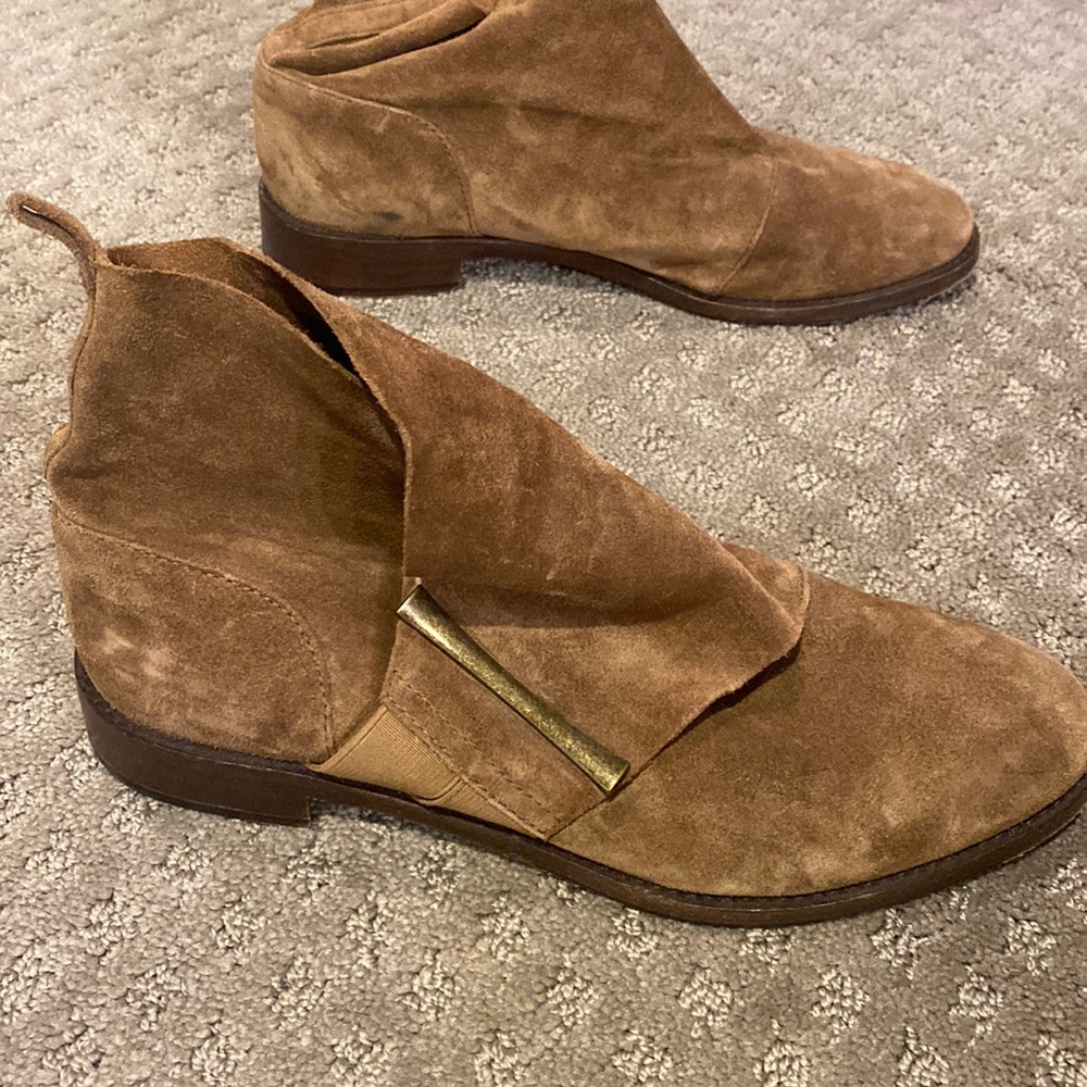 Women’s Johnson Murphy flat ankle suede boots Sz 7 m